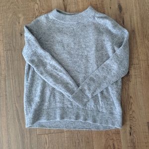 Gray H&M sweater size M